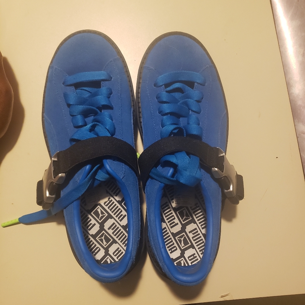 Platform sneakers,